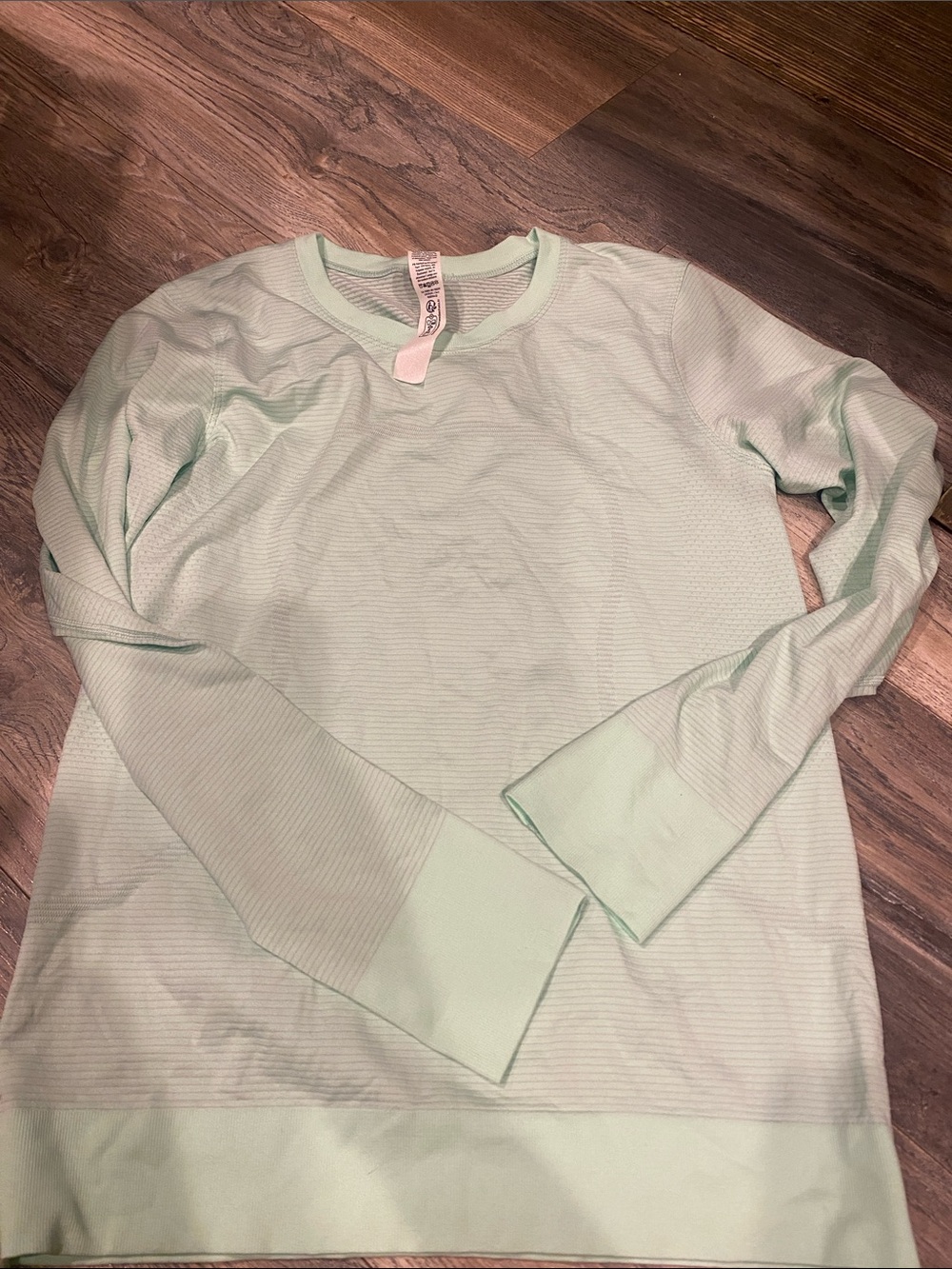 Lululemon like new swiftly tech 4